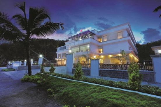 Hotel Raj Regency Nilamel ภายนอก รูปภาพ